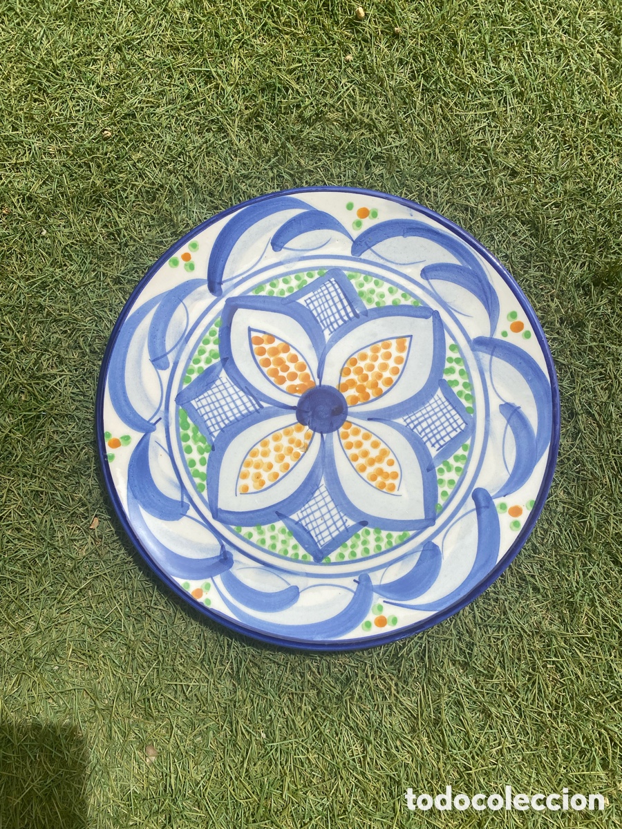 Antig&uuml;edades: Plato decorativo de cer&aacute;mica artesanal pintado a mano &ndash; Estilo tradicional espa&ntilde;ol