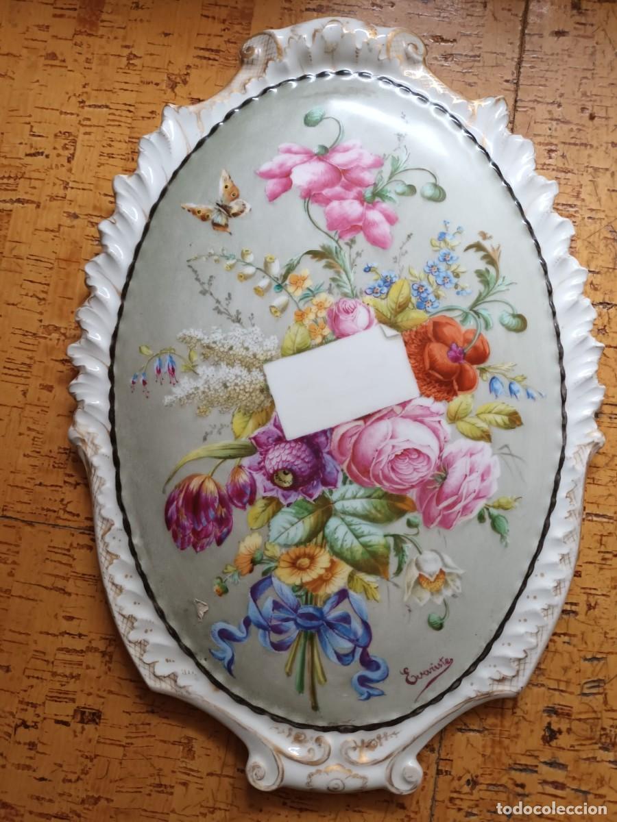 Oggetti Antichi: Antigua placa ornamental de porcelana de Limoges pintada a mano y firmada Evariste