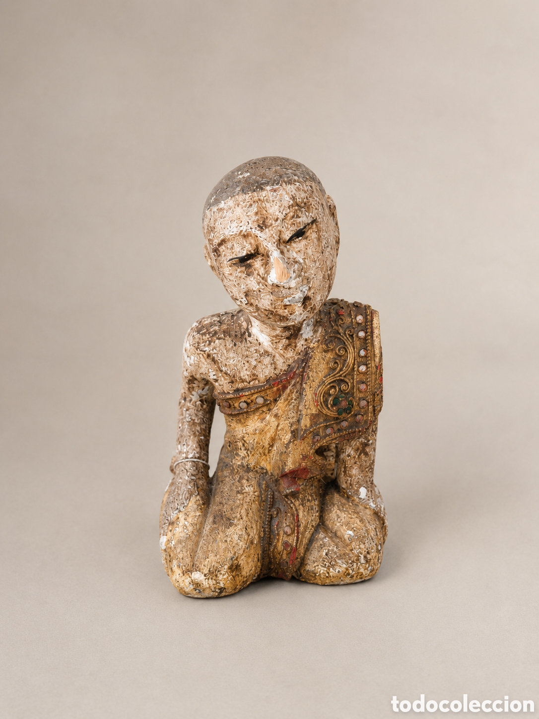Antig&uuml;edades: Antigua talla birmana de madera &ndash; Monje budista Mandalay &ndash; 19 cm