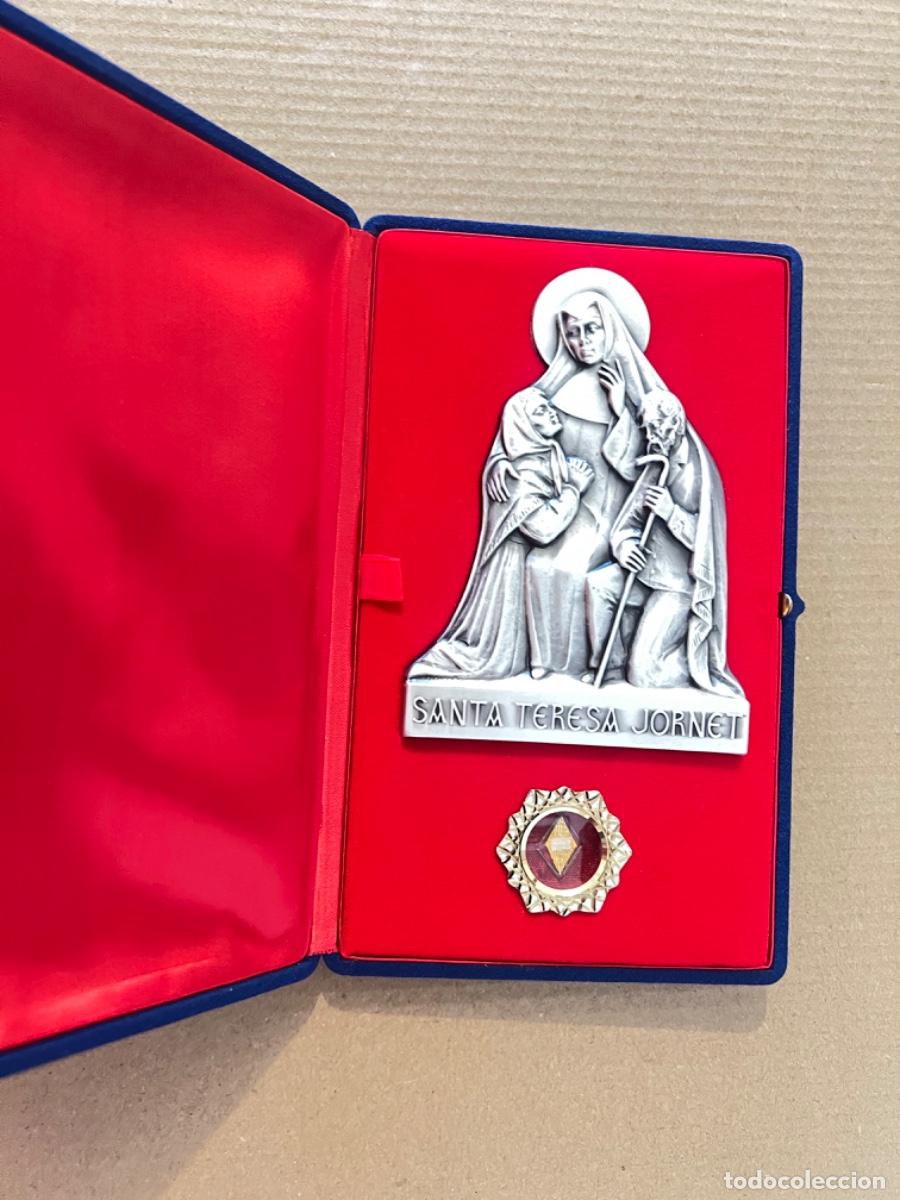 Oggetti Antichi: ESTUCHE RELICARIO CON RELIQUIA SANTA TERESA JORNET 1974