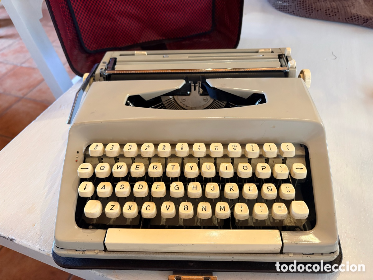 Antig&uuml;edades: M&aacute;quina de escribir Maritsa