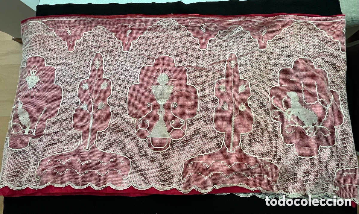 Antig&uuml;edades: Bajo de alba o frente de altar . Mide 280 cm x 80 cm. Perfecto estado de conservaci&oacute;n.