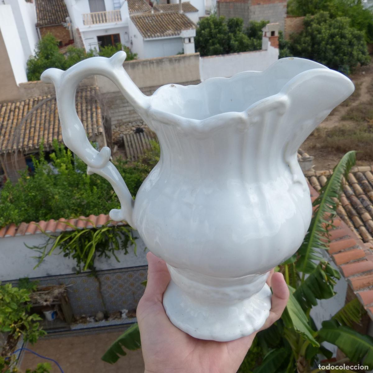 Antig&uuml;edades: Antigua jarra de ceramica , tierra de pipa, alcora, manises, onda, ribesalbes, etc&hellip; 948gr, 23cm
