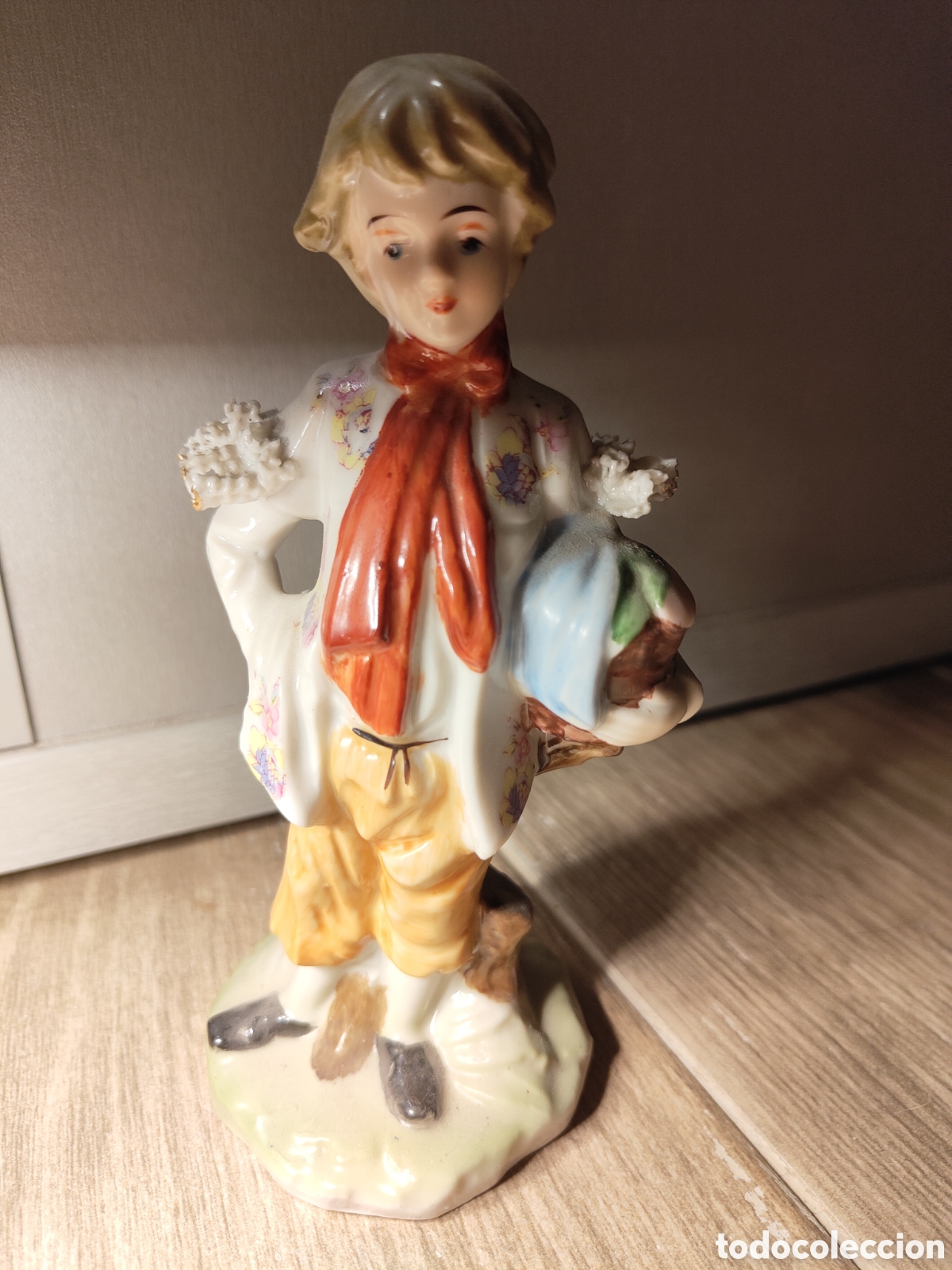 Antig&uuml;edades: Figura de porcelana ni&ntilde;o