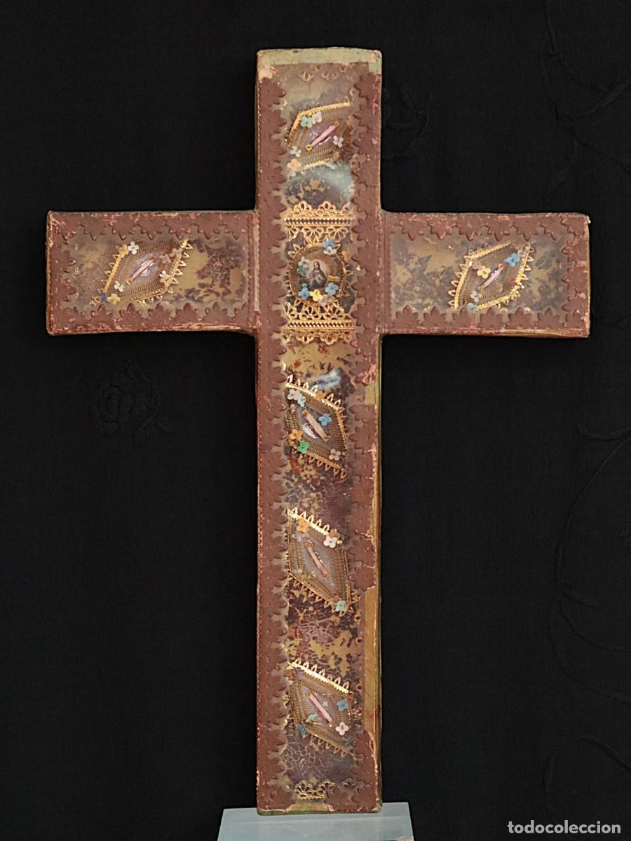 Antig&uuml;edades: Cruz-relicario del siglo XIX