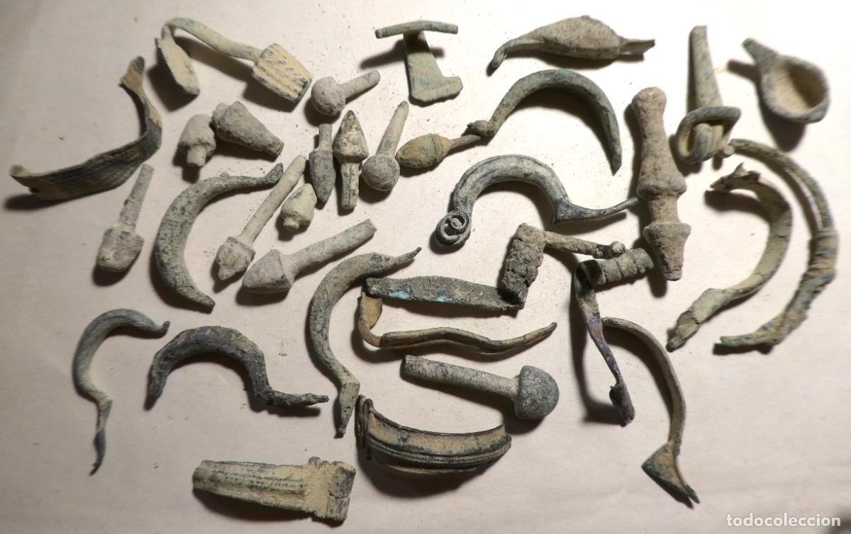 Antig&uuml;edades: Lote de fibulas incompletas de varias &eacute;pocas