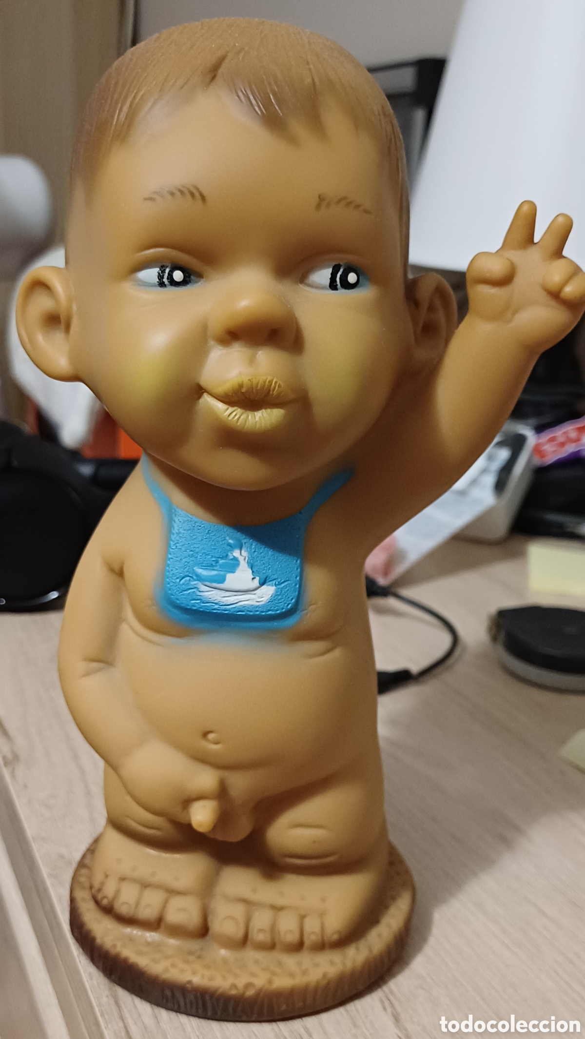 Antig&uuml;edades: HUCHA Vintage NI&Ntilde;O ORINANDO