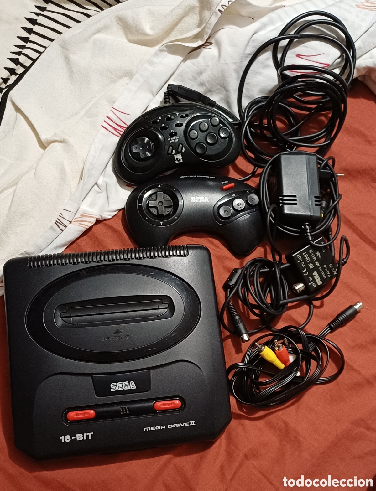 Antig&uuml;edades: Consola Sega Mega Drive 2 + 2 Mandos + 2 Juegos