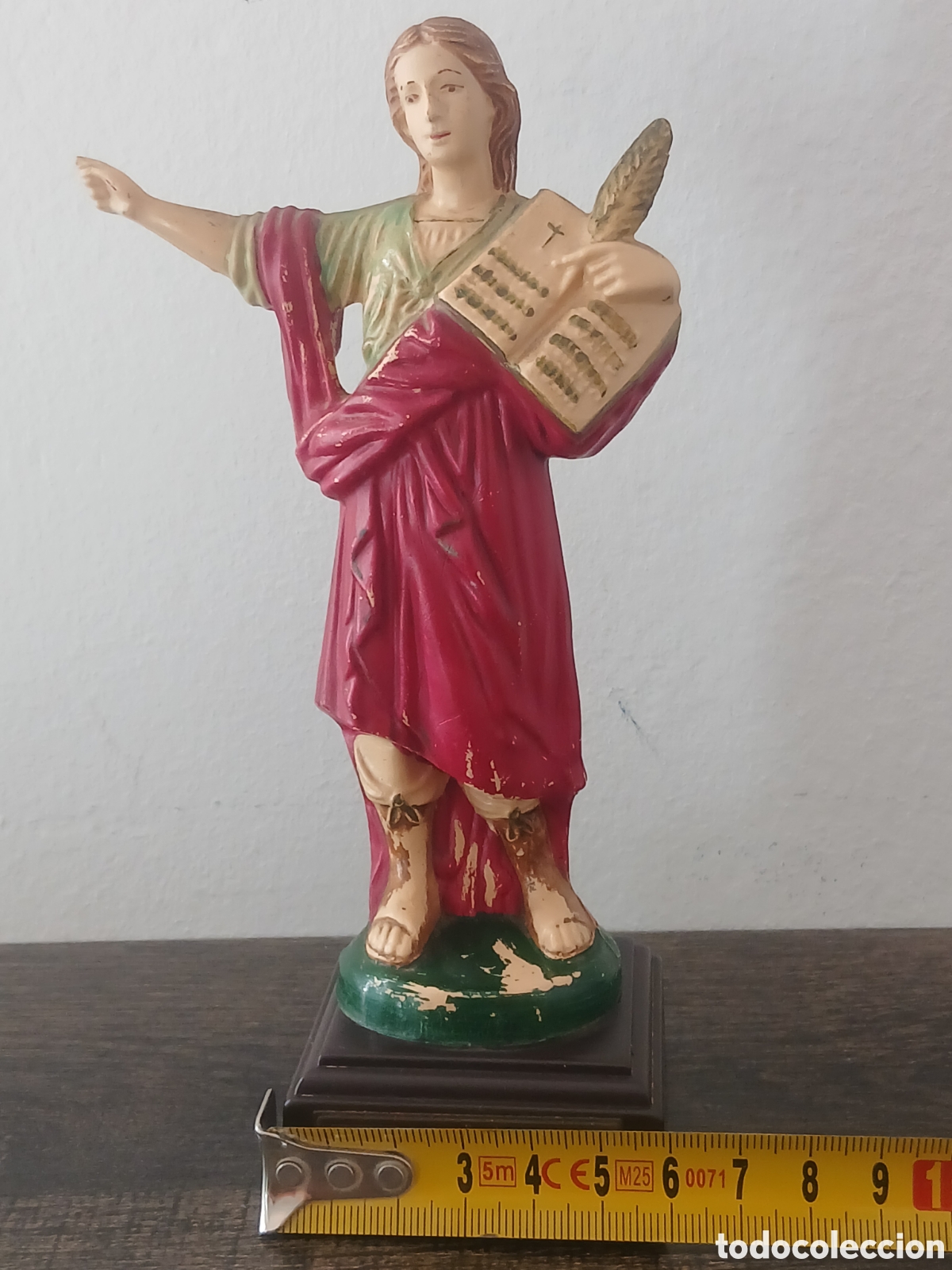 Antig&uuml;edades: Antigua figura decorativa de San Pancracio, representado con un libro y una pluma
