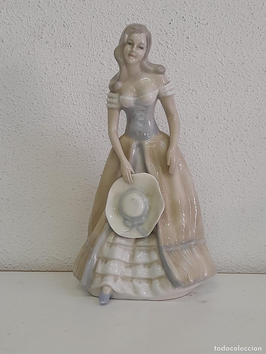 Antig&uuml;edades: SE&Ntilde;ORITA CON SOMBREO Y VESTIDO VICTORIANO