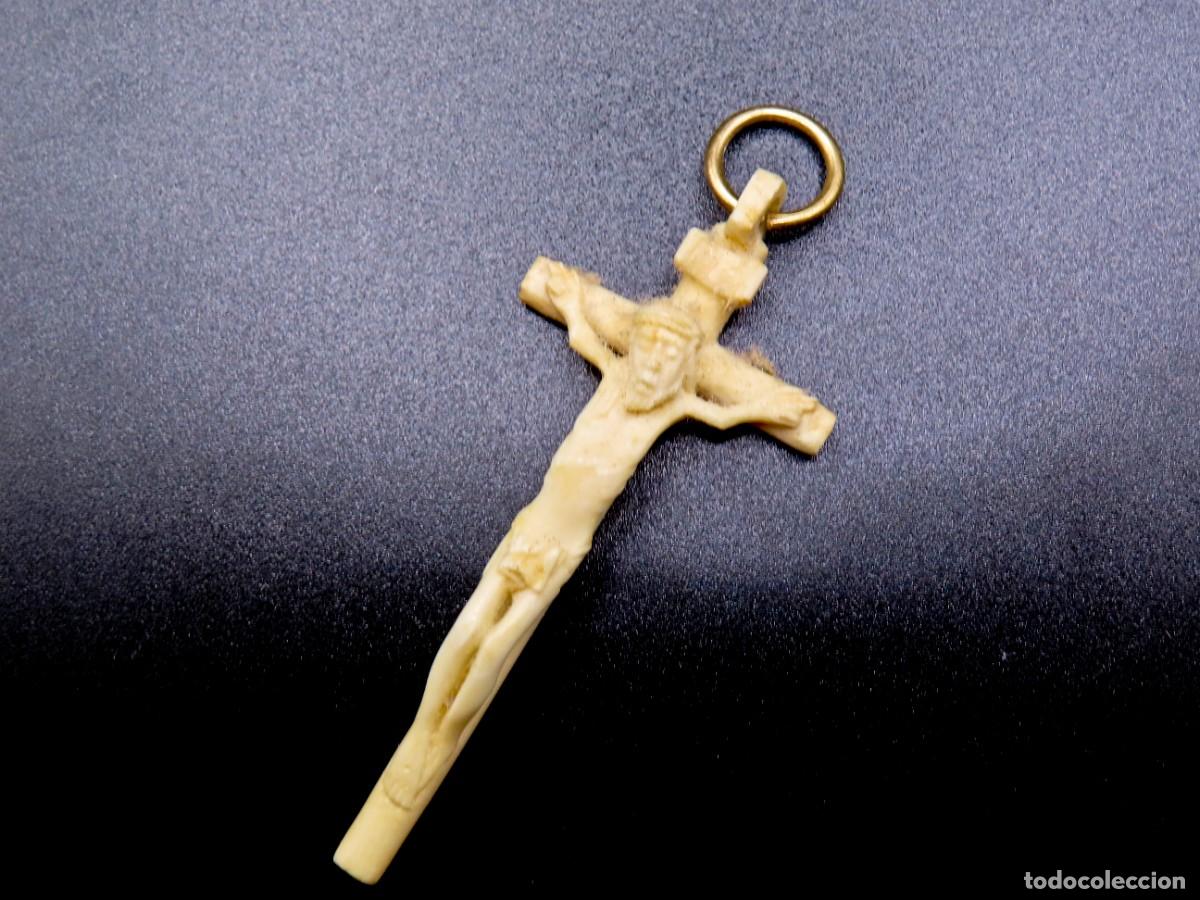 Antig&uuml;edades: CRUCIFIJO COLGANTE CRUZ CON CRISTO DE MARFIL para cuello, rosario, cadena.