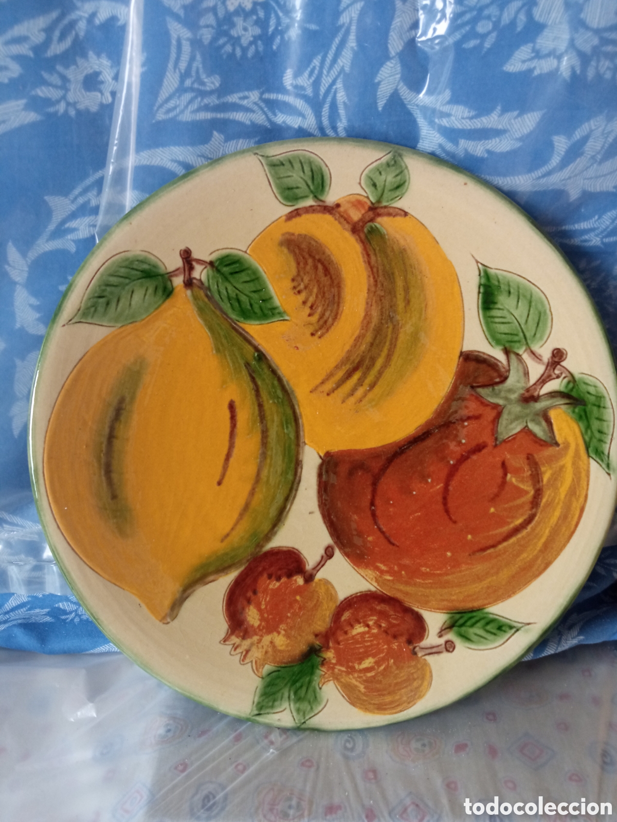 Antig&uuml;edades: Antiguo plato de cer&aacute;mica Puigdemon de 28 cm de di&aacute;metro
