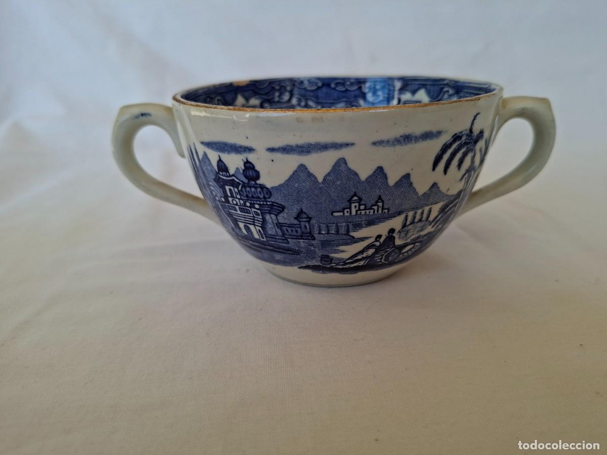 Antig&uuml;edades: TAZA DE CONSOME La Cartuja de Sevilla Pickman Modelo Vistas Azul y ORO