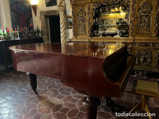 Antig&uuml;edades: Piano de cola ac&uacute;stico