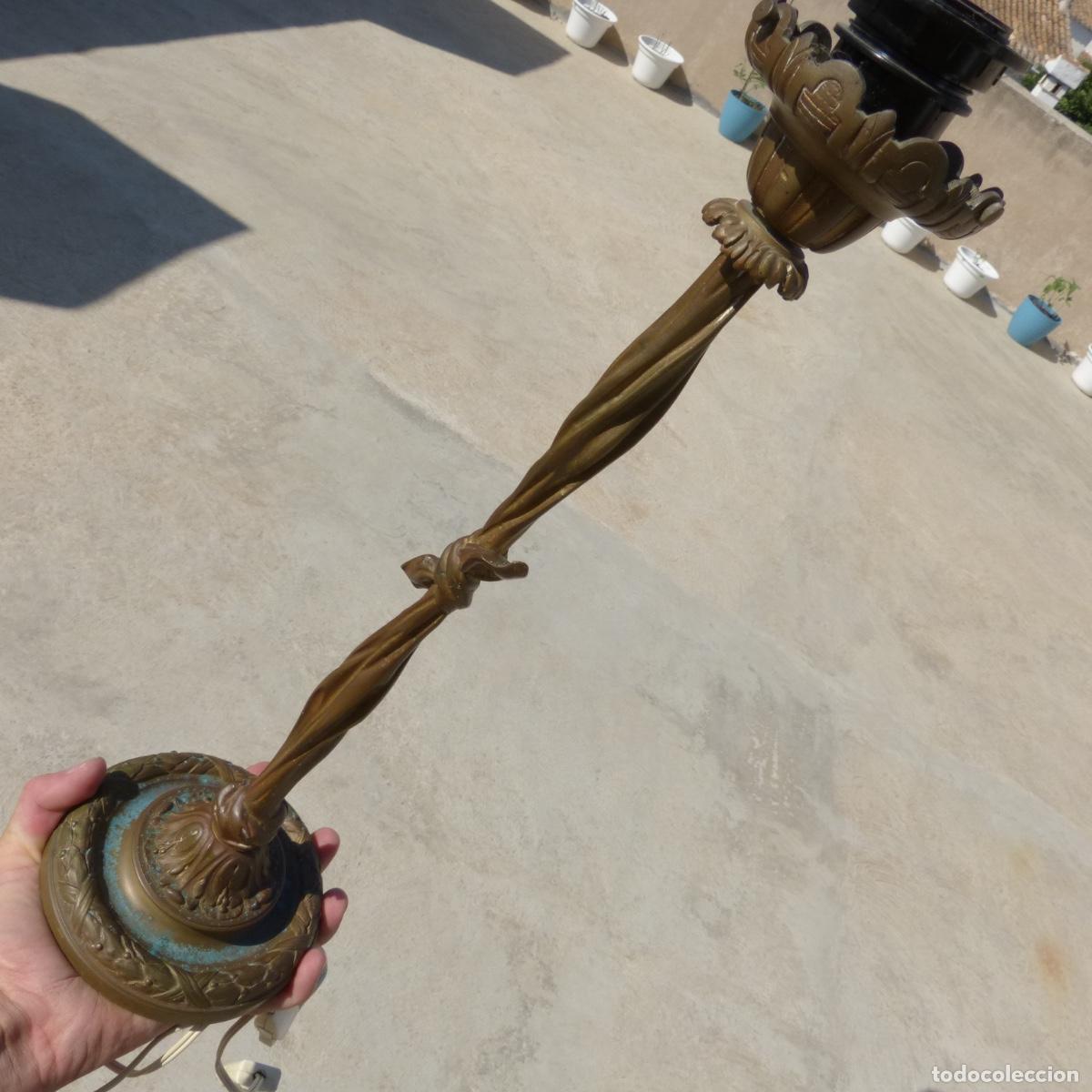 Antig&uuml;edades: Antigua base de lampara ambivalente de bronce modernista, colgar o sobremesa. 46cm, 1730gr.