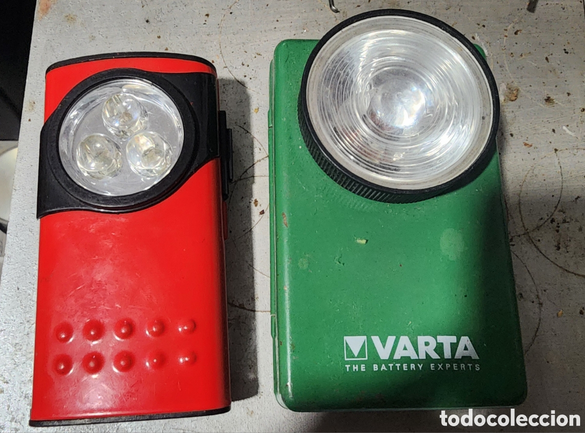 Antig&uuml;edades: Lote 2 Linternas Vintage de Petaca: VARTA Cl&aacute;sica + Linterna Roja Convertida a LED