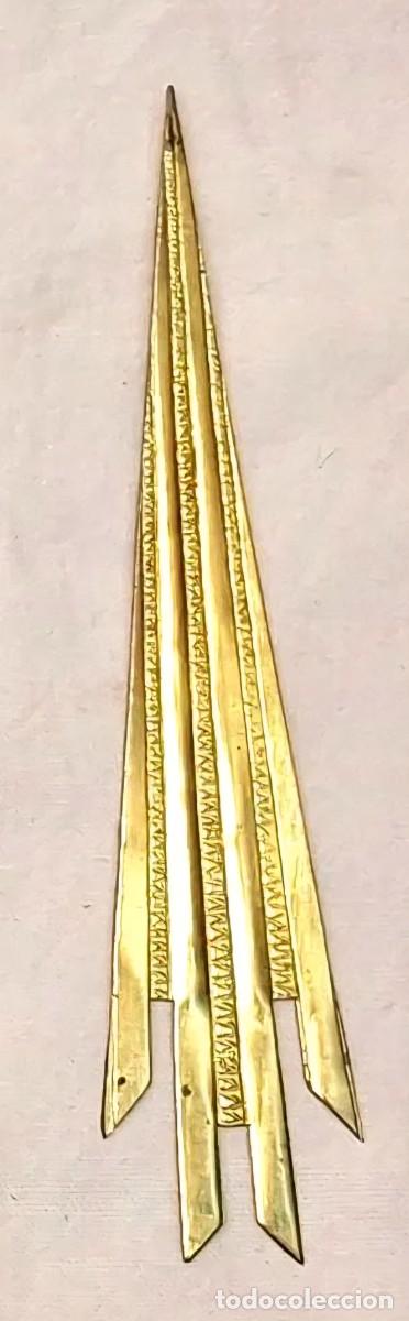 Oggetti Antichi: Rayo Resplandor bronce Cinzelado Virgen Milagrosa. Med. 13 cm