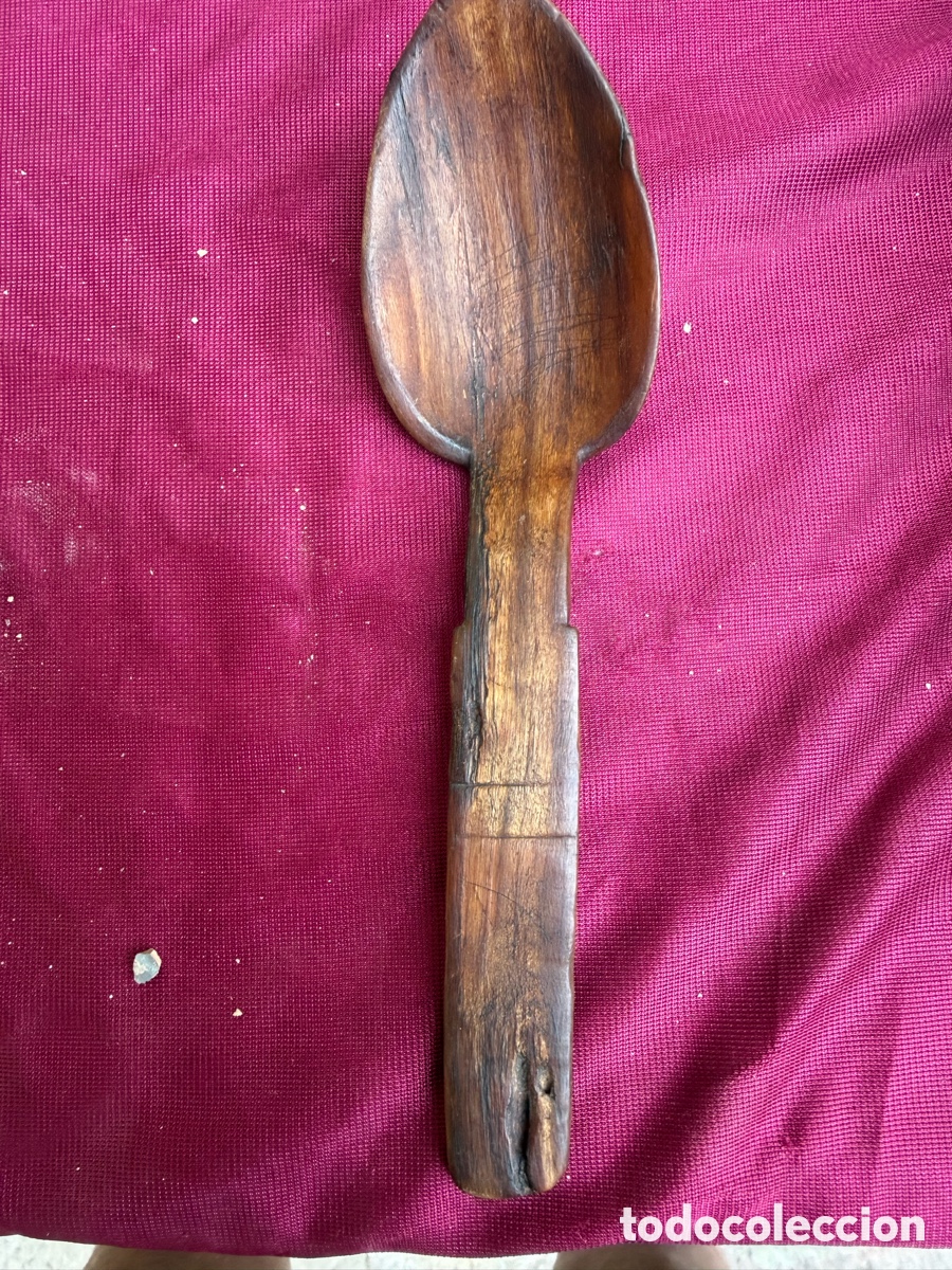 Antig&uuml;edades: Cuchara de madera. Arte pastoril salmantino.