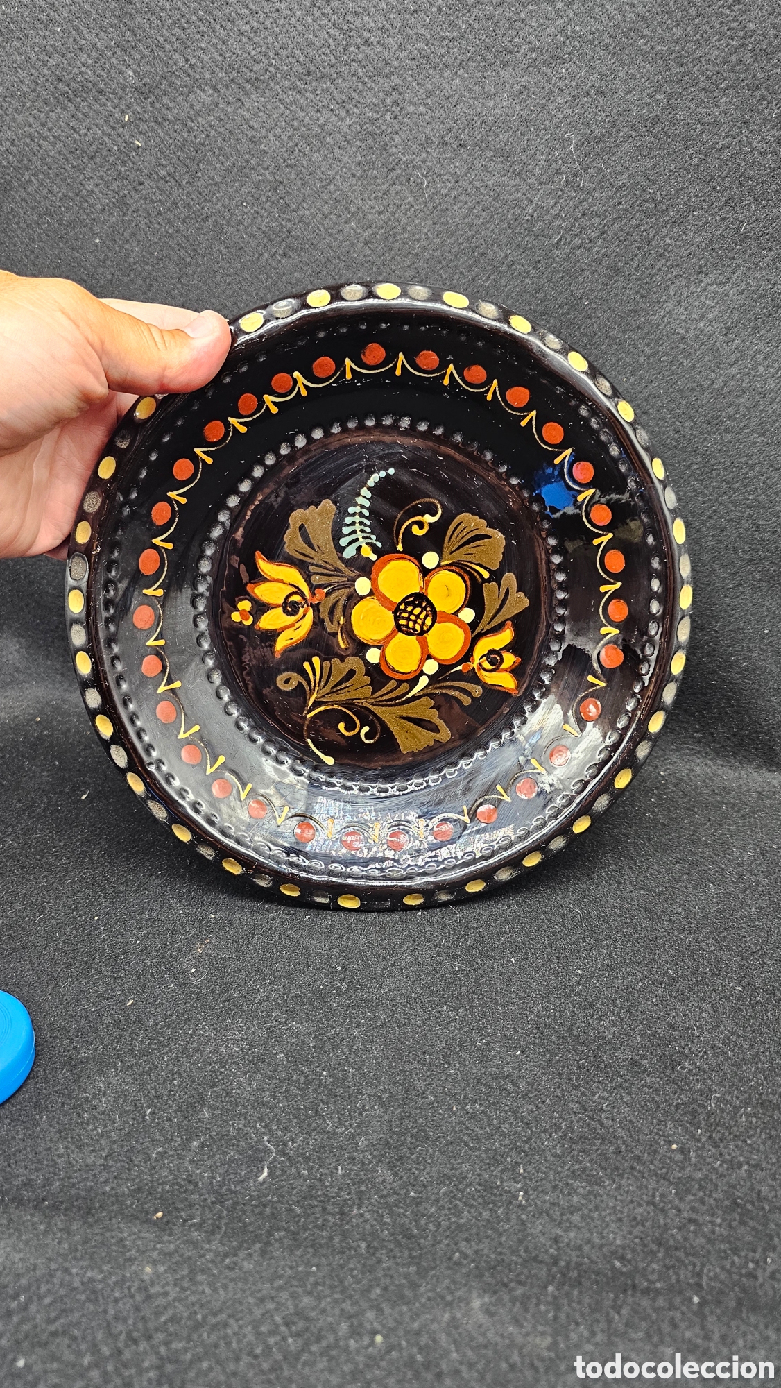 Antig&uuml;edades: Plato de cer&aacute;mica hecho a mano