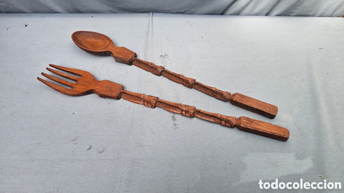 Antig&uuml;edades: Cubiertos grandes de madera tallada