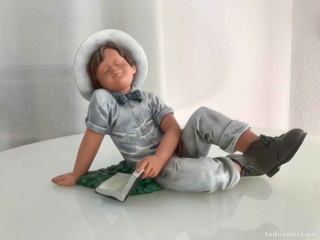 Antig&uuml;edades: Figura de ni&ntilde;o, cer&aacute;mica Nadal