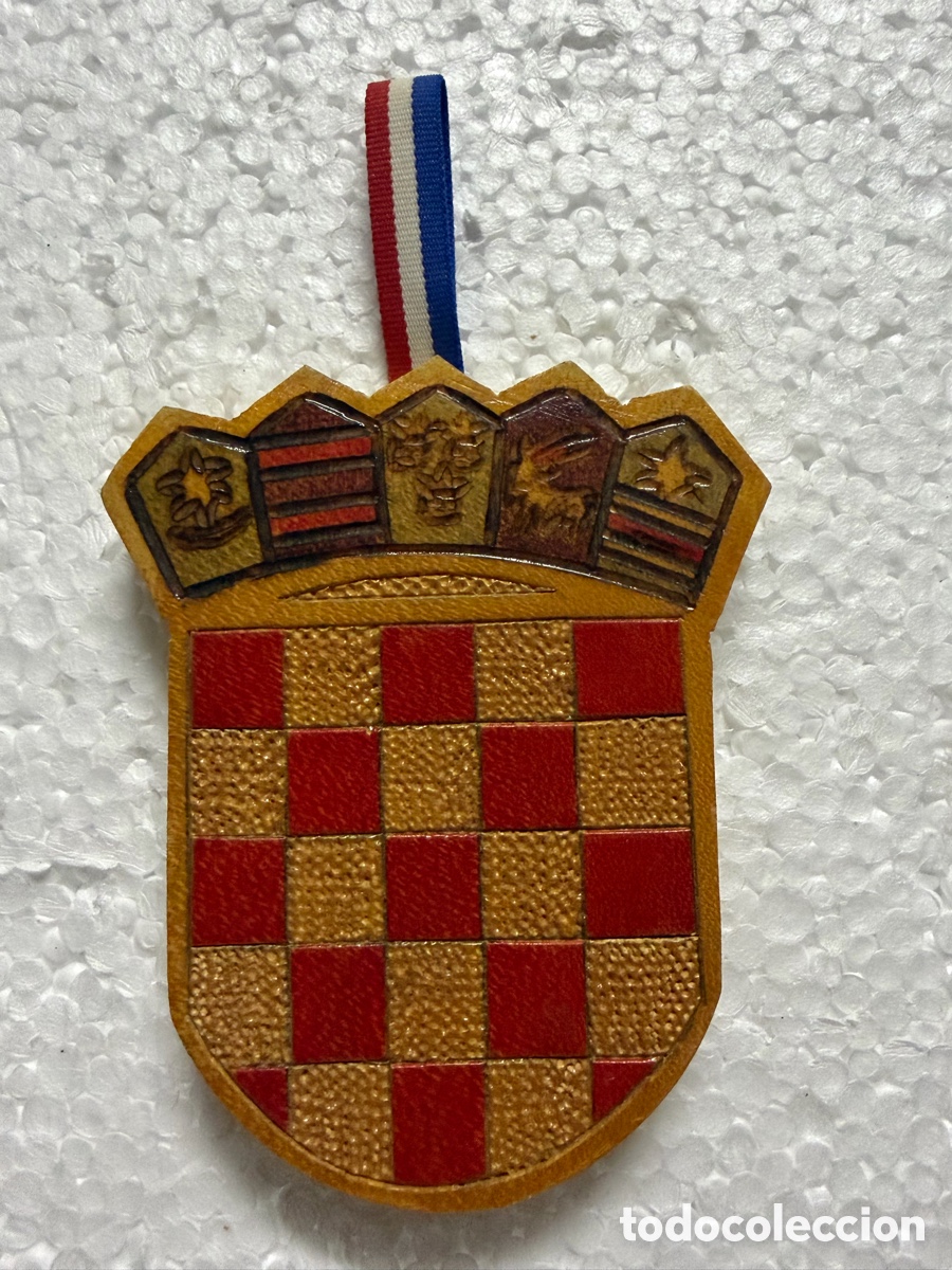 Antig&uuml;edades: METOPA MILITAR ESCUDO DE CROACIA