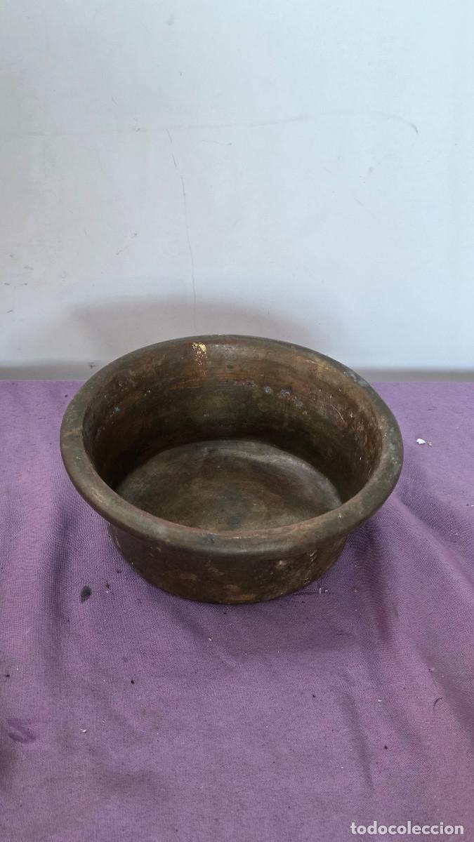 Antig&uuml;edades: cazuela de cobre antiguo