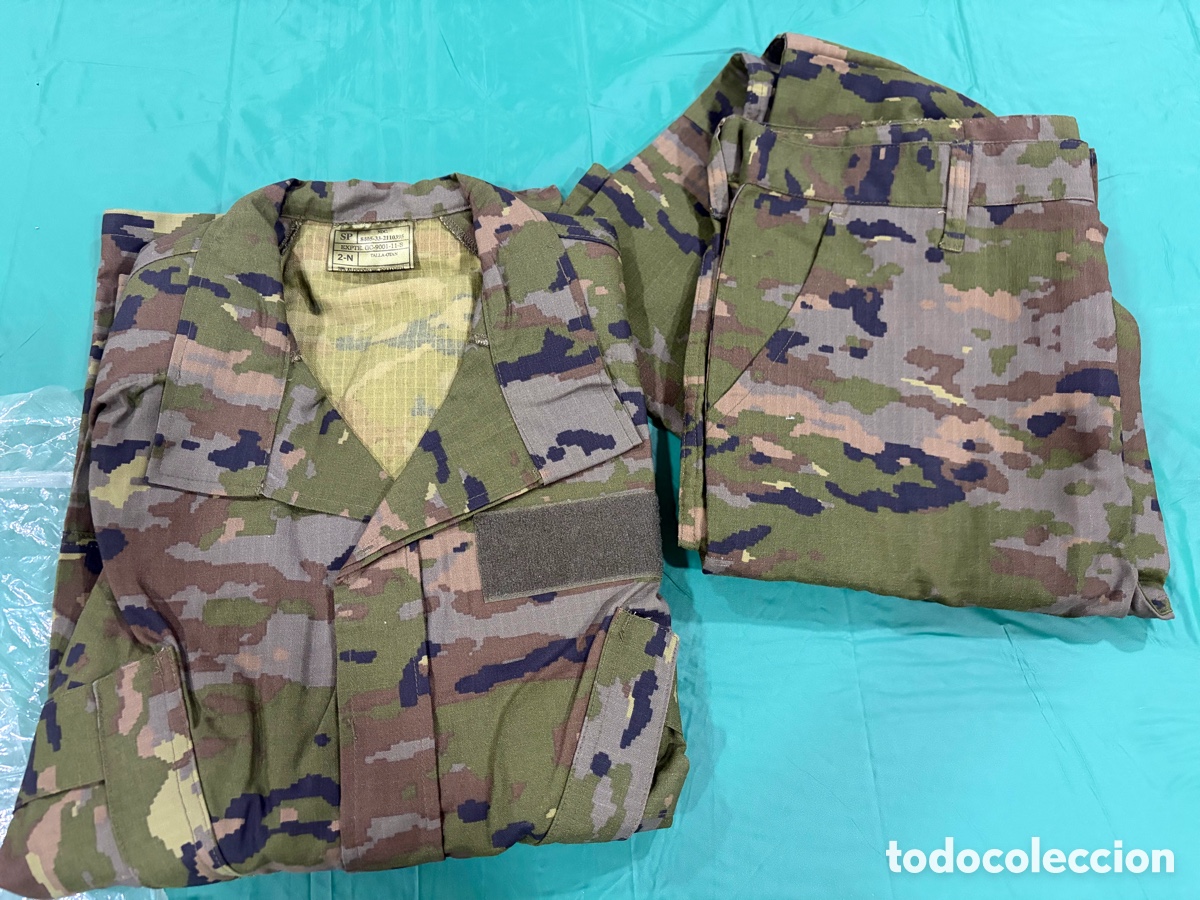 Antig&uuml;edades: UNIFORME PIXELADO BODCOSO EJ&Eacute;RCITO EDPAO&Ntilde;