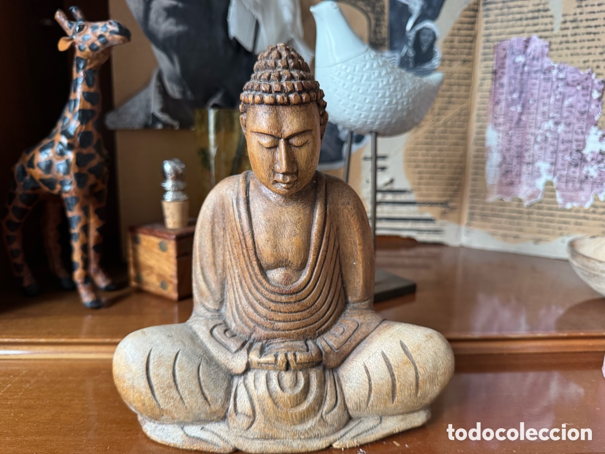 Antig&uuml;edades: Buda tallado en madera