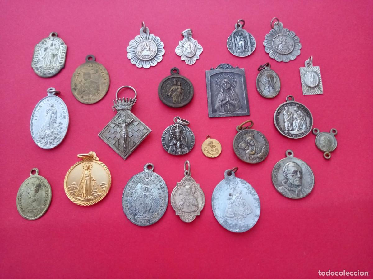 Antig&uuml;edades: Colecci&oacute;n de Medallas Religiosas Antiguas.