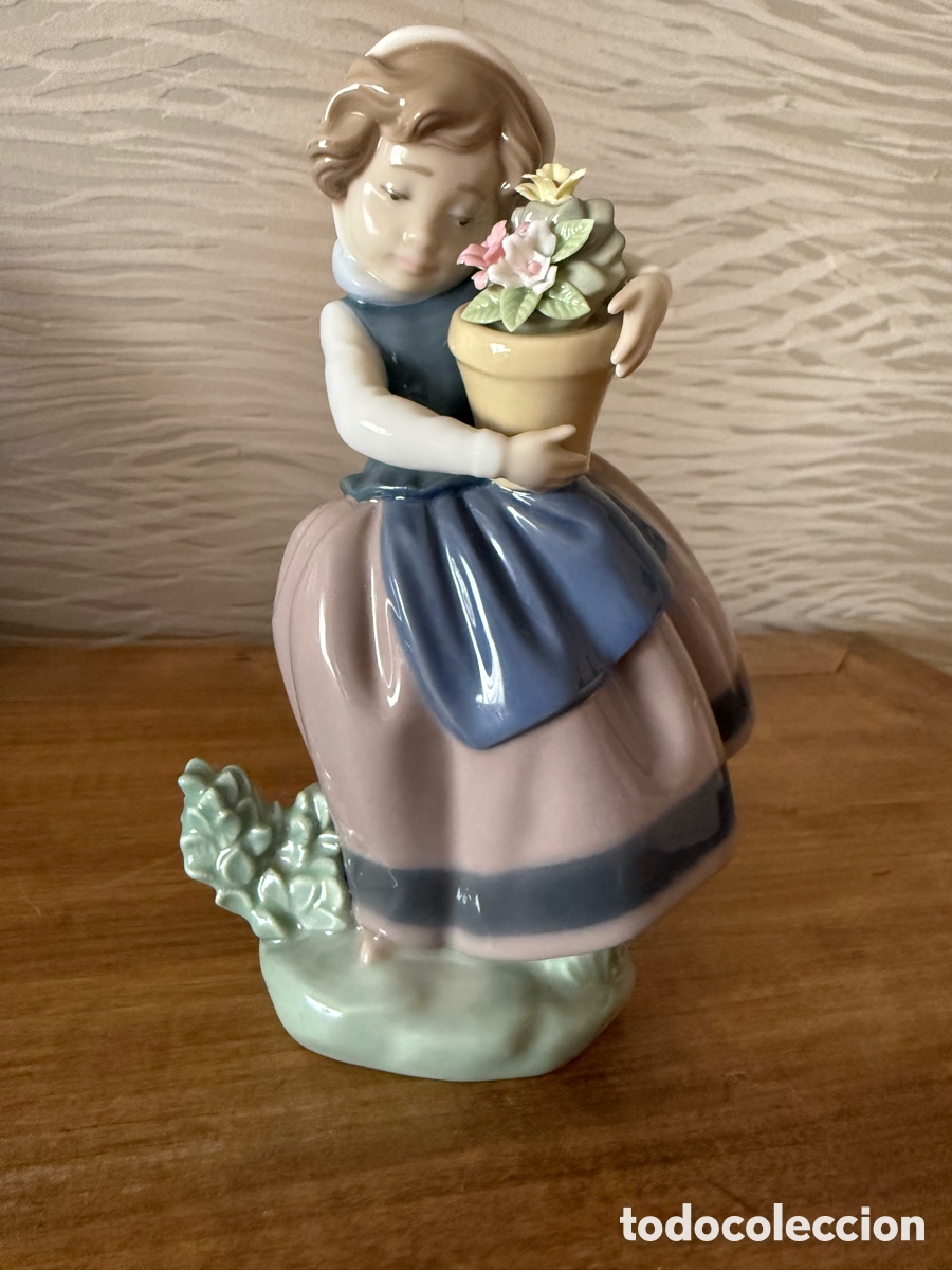 Antiques: LLADR&Oacute;. LINDA CON MACETA ( o llegada de la Primavera). Jos&eacute; Puche 1984