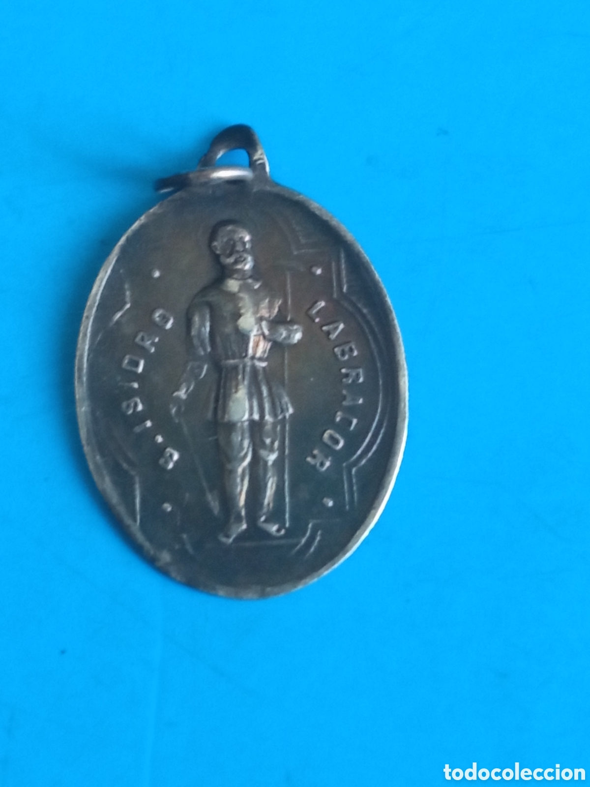 Antig&uuml;edades: Antigua medalla de San Isidro Labrador, 19mm de altura