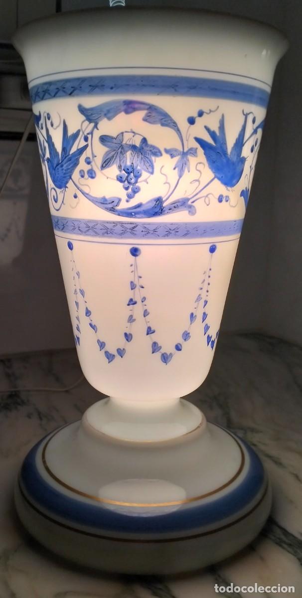 Antig&uuml;edades: COPA OPALINA. DIBUJOS EN AZUL CON RIBETES DORADOS. - Foto 3