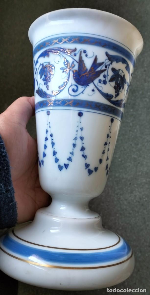 Antig&uuml;edades: COPA OPALINA. DIBUJOS EN AZUL CON RIBETES DORADOS. - Foto 7