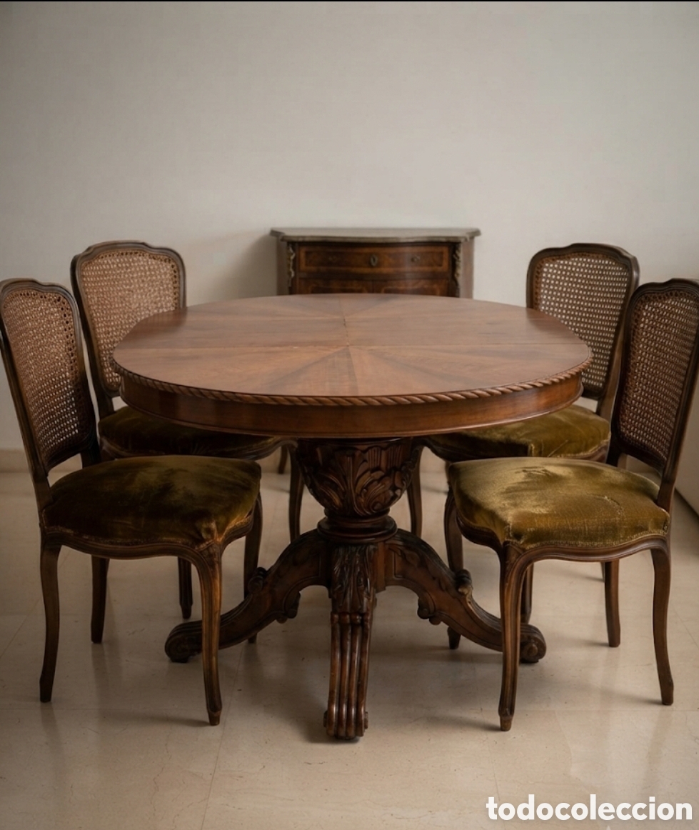 Antig&uuml;edades: Mesa Centenaria + 4 Sillas Cl&aacute;sicas