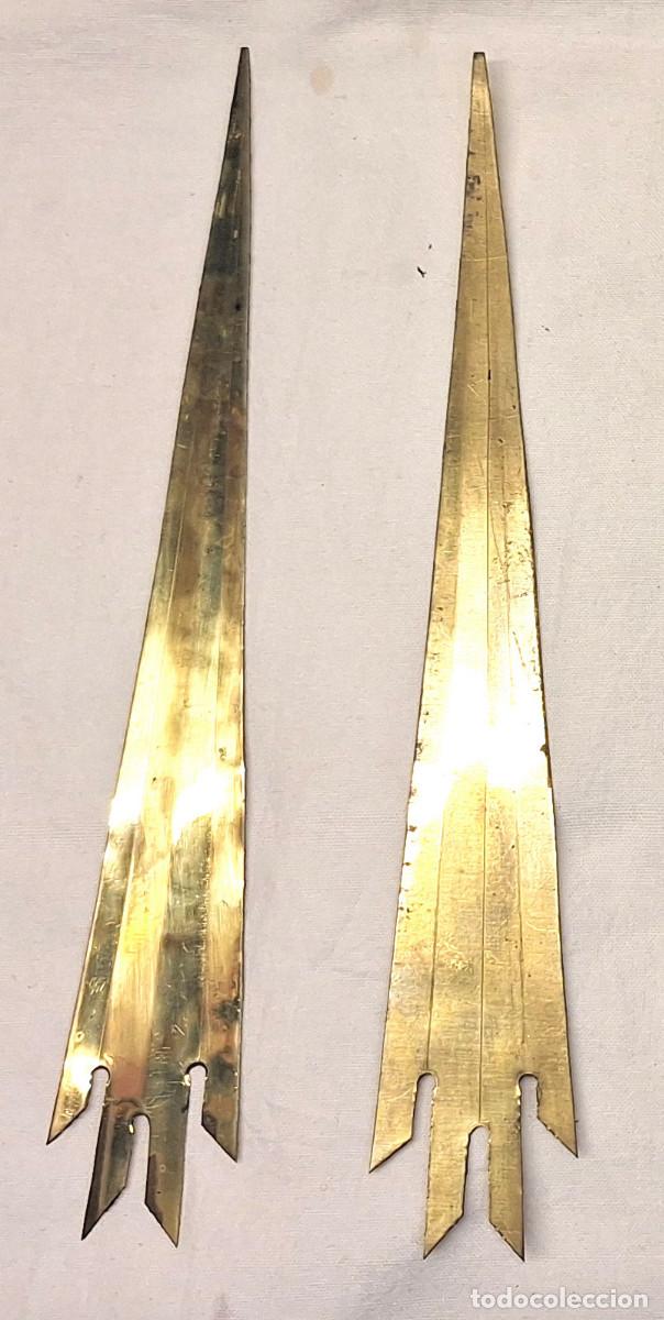 Antig&uuml;edades: Juego de Rayos Resplandores bronce Cinzelado Virgen Milagrosa. Med. 22 cm