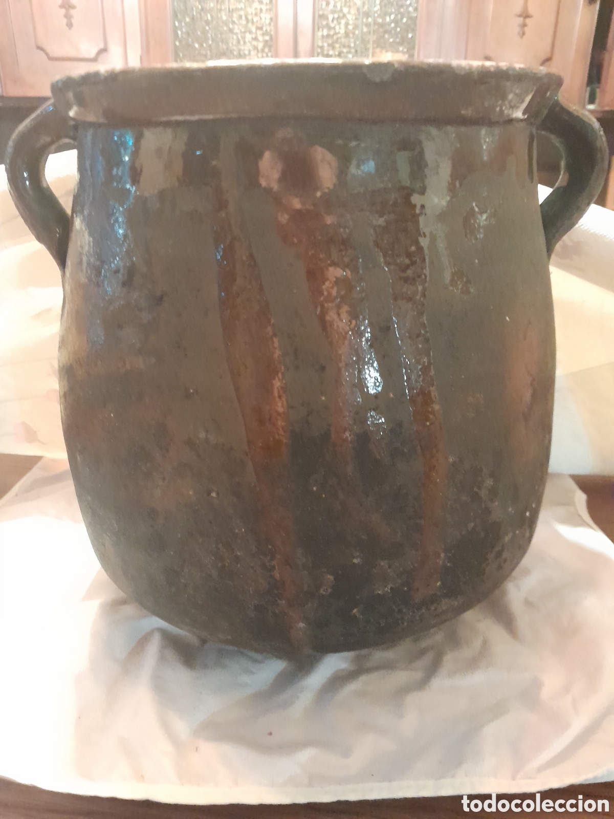 Antig&uuml;edades: Gran olla de cer&aacute;mica catalana finales del XIX o principios del XX 25cm por 27 con asas