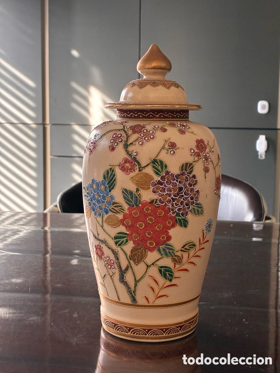 Antig&uuml;edades: Jarron de ceramica hapobes , estilo satsuma.