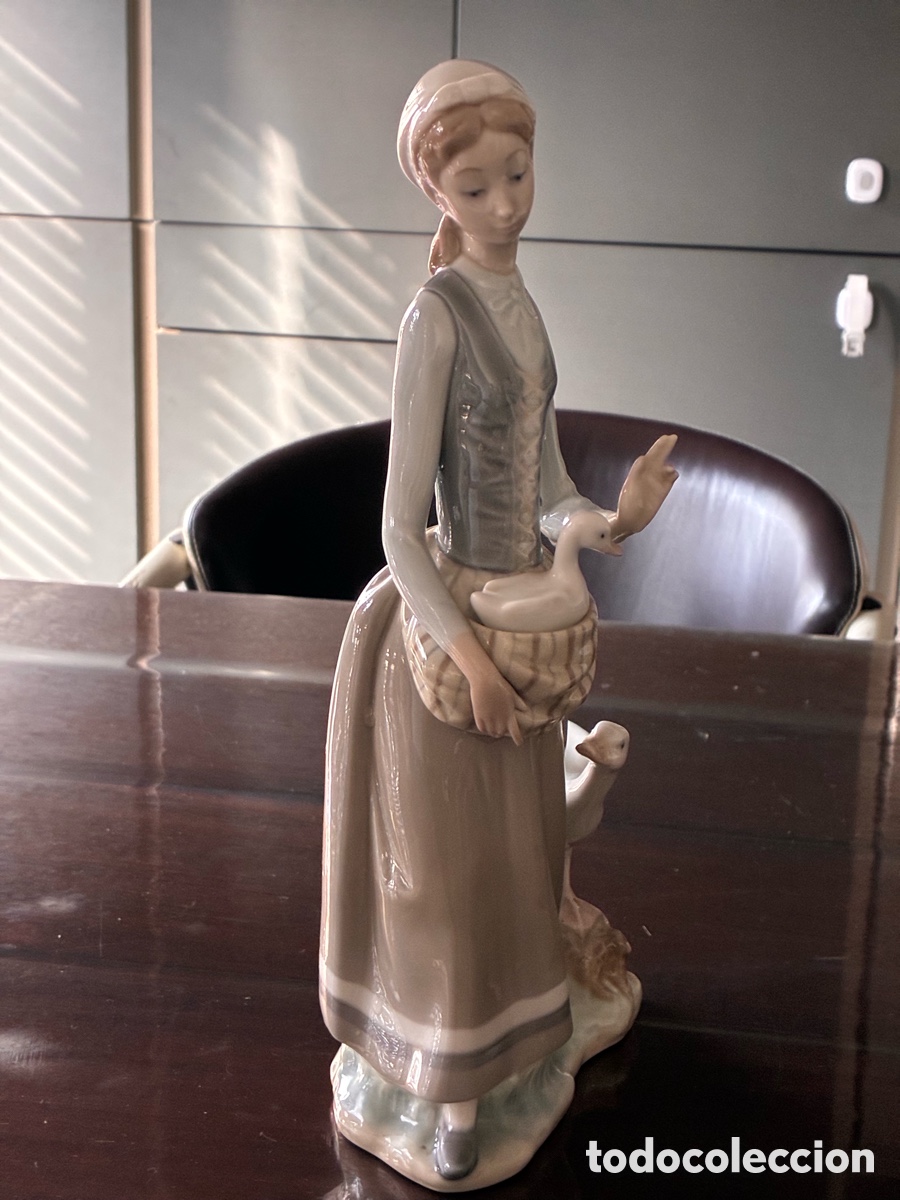 Antig&uuml;edades: Figura Lladro - joven con gansos - Foto 5