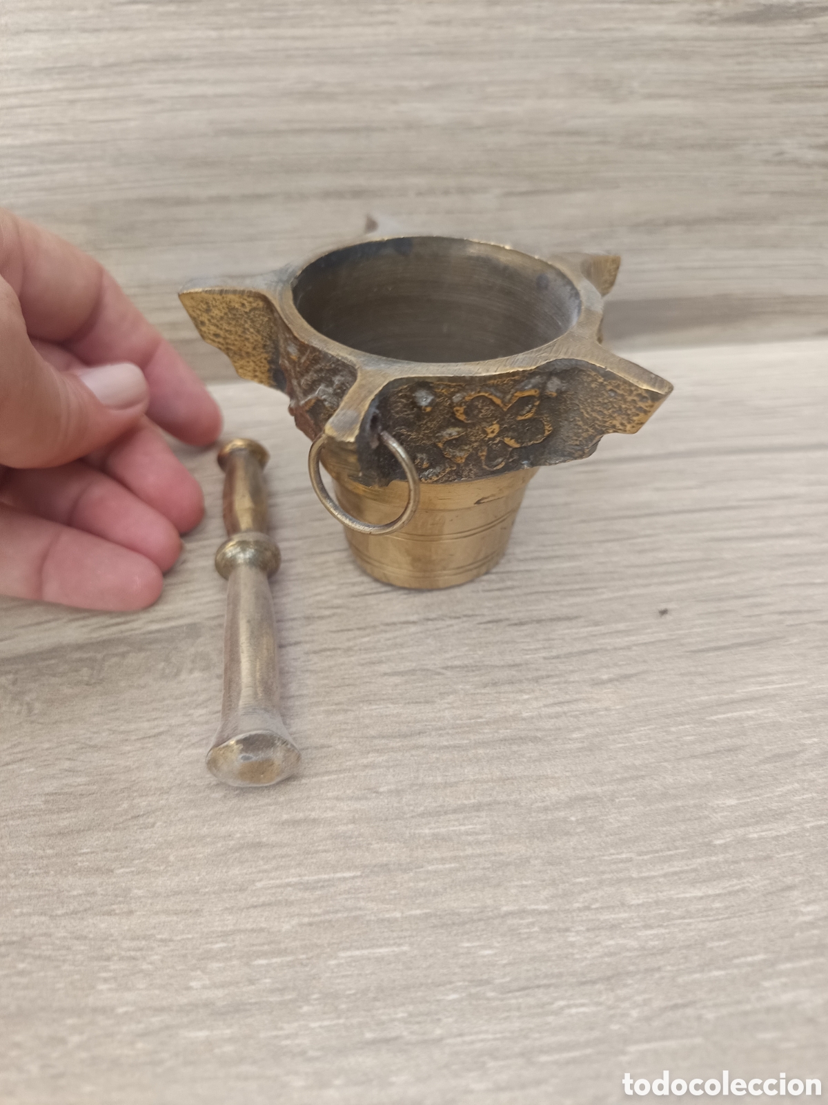 Antig&uuml;edades: Mortero de bronce antiguo con anilla - Foto 4