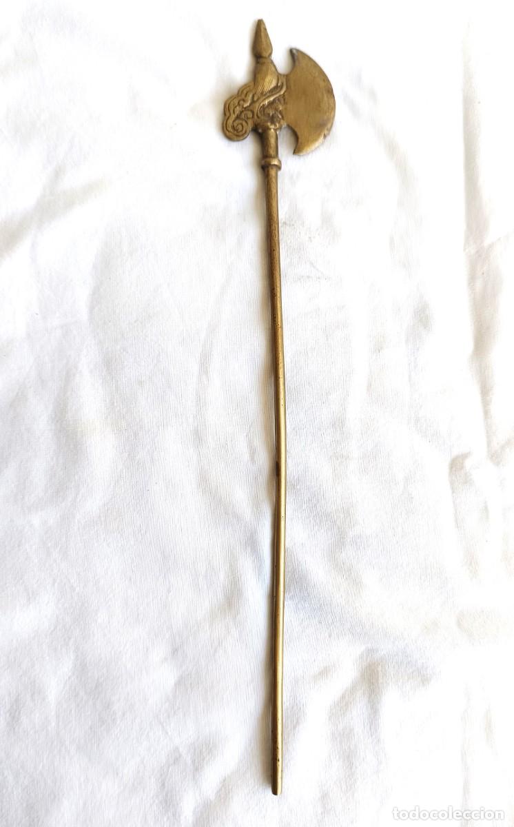 Antig&uuml;edades: Adorno decorativo - Asia Lat&oacute;n dorado, Lat&oacute;n fundido - Buen estado