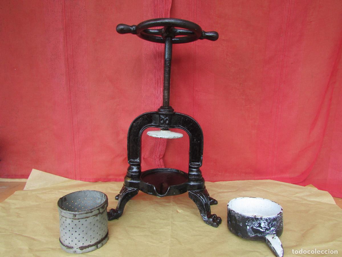 Antig&uuml;edades: Almazara prensa hierro fundido a&ntilde;o 1890 CAMION FRERES mod 00. Para 1 kg de frutos