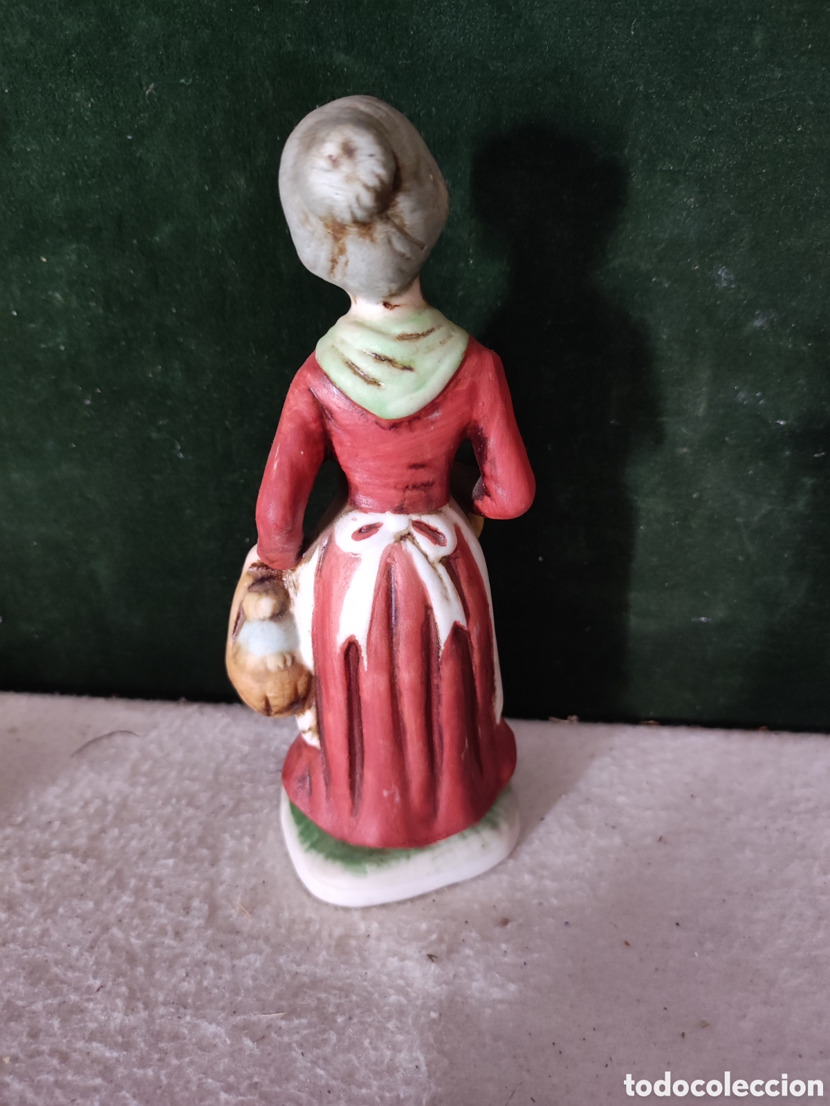 Antig&uuml;edades: Figura de biscuit mujer mayor - Foto 3