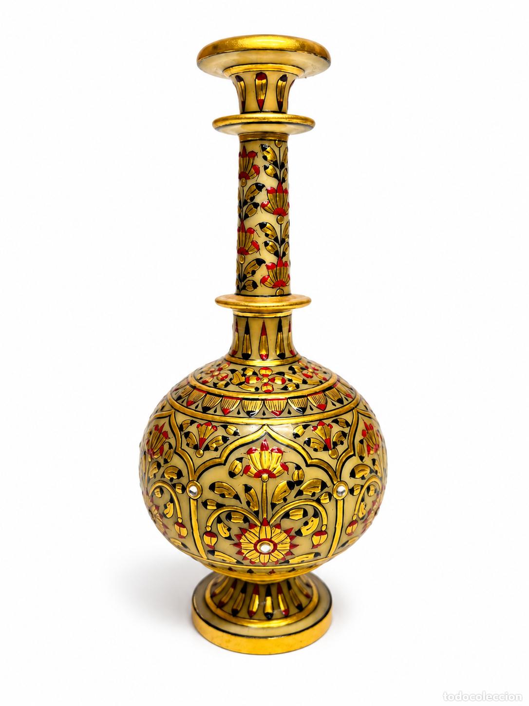 Antig&uuml;edades: Vasija, Surahi Decorativa Tradicional India - M&aacute;rmol Dorado Brillante y Peque&ntilde;as Incrustaciones