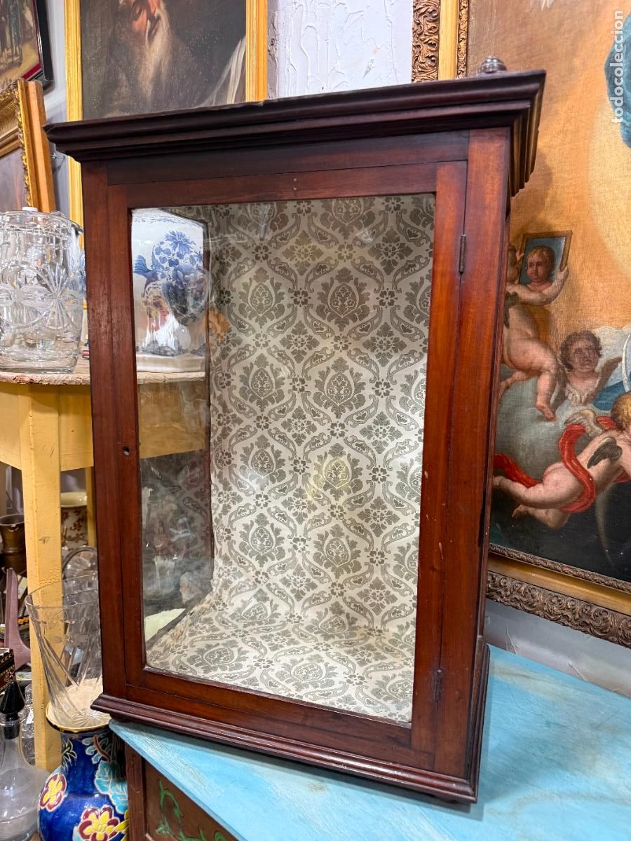 Antig&uuml;edades: ANTIGUA CAPILLA HORNACINA DE MADERA - MEDIDA TOTAL 69X50X34 E INTERIOR 64X43X28 CM - RELIGIOSO