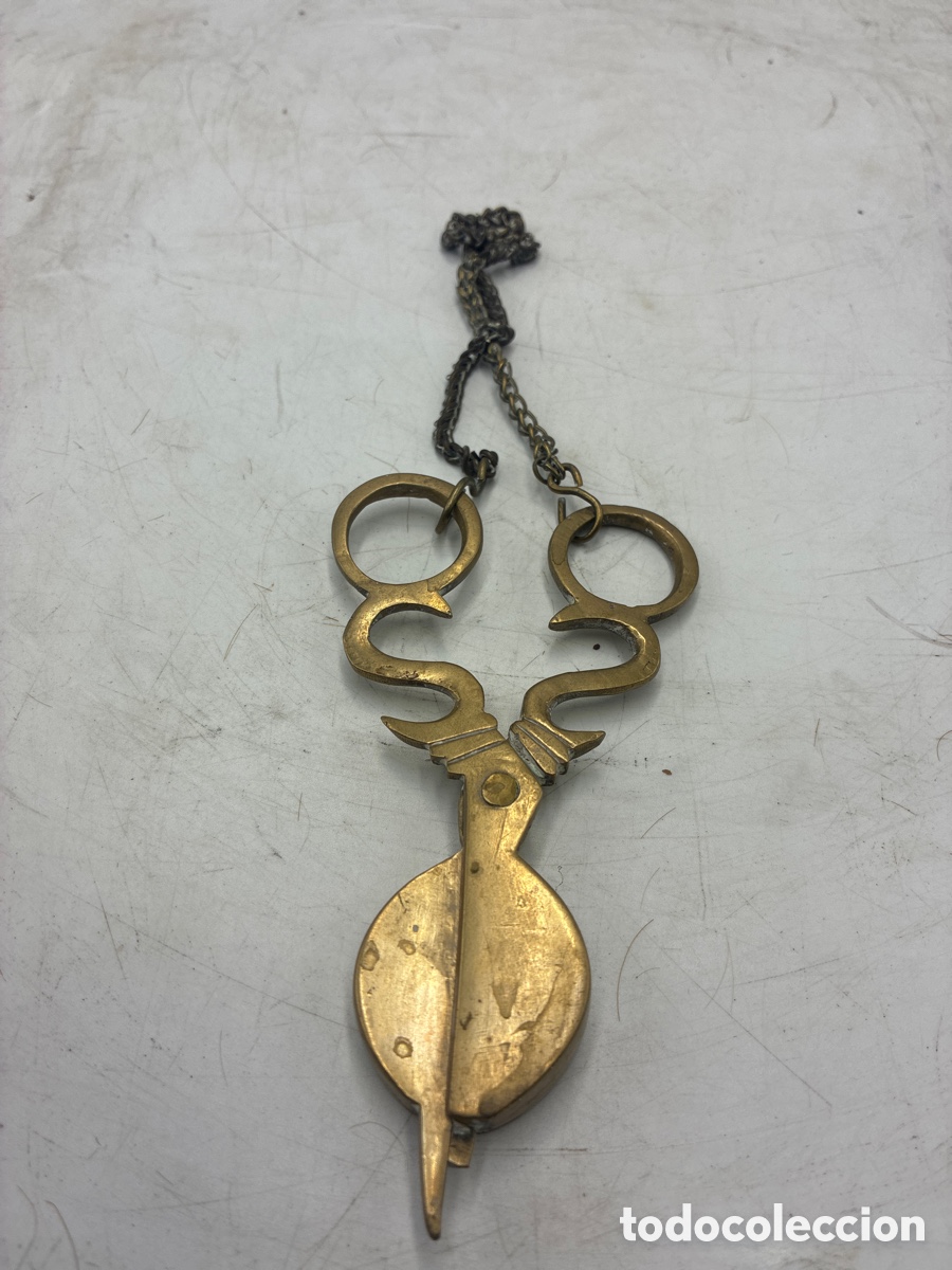 Antig&uuml;edades: Despabiladera de bronce. - Foto 2