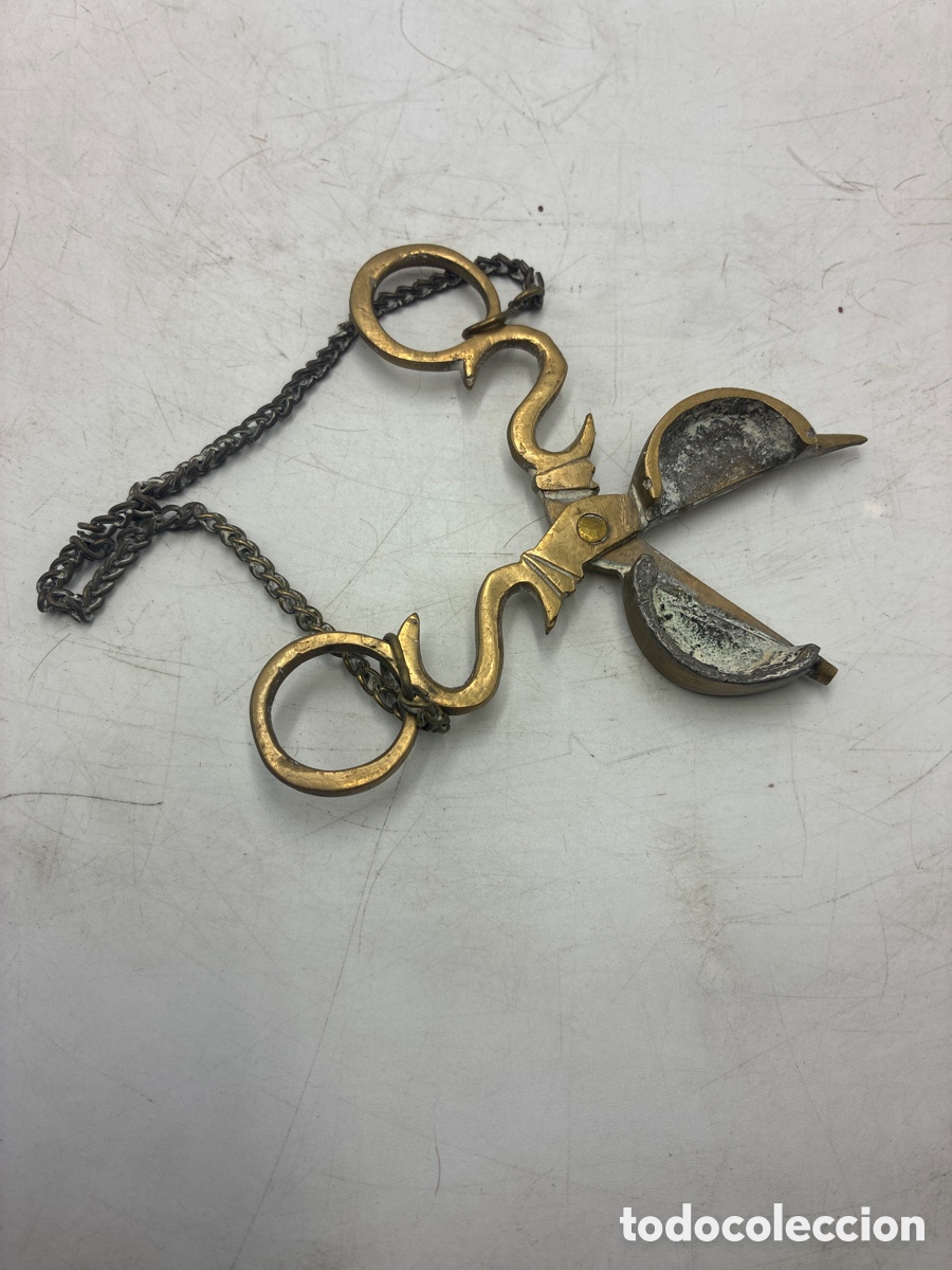 Antig&uuml;edades: Despabiladera de bronce. - Foto 4