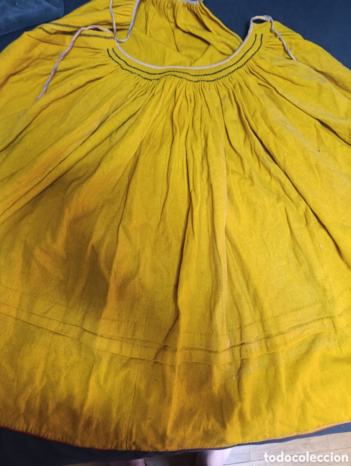 Antig&uuml;edades: Manteo / Saya Antigua de Indumentaria Tradicional (Amarillo Mostaza)