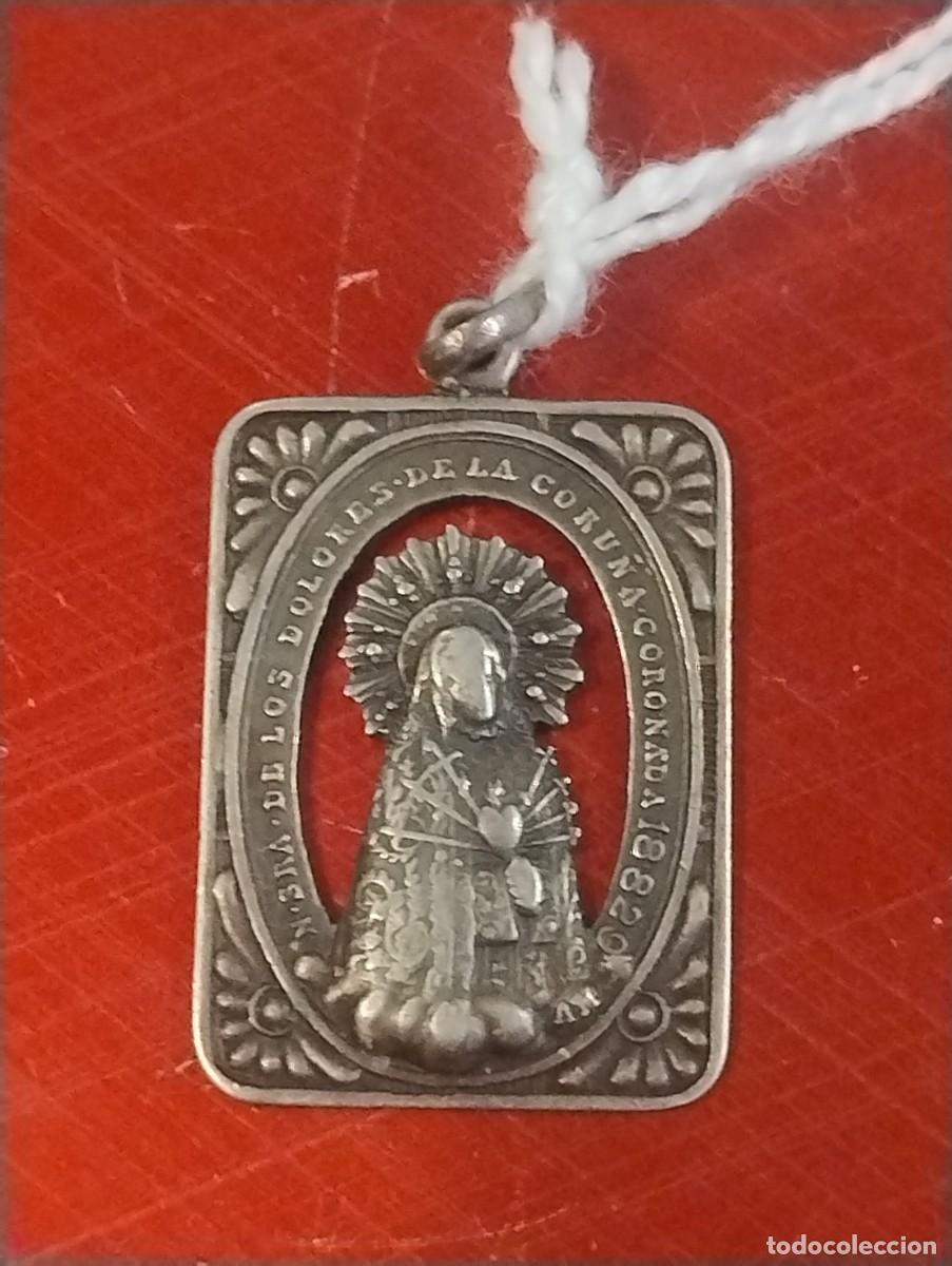 Antig&uuml;edades: Antigua medalla religiosa Nuestra Se&ntilde;ora de los Dolores Coru&ntilde;a 1882 medidas: 2 x 1,80 cm