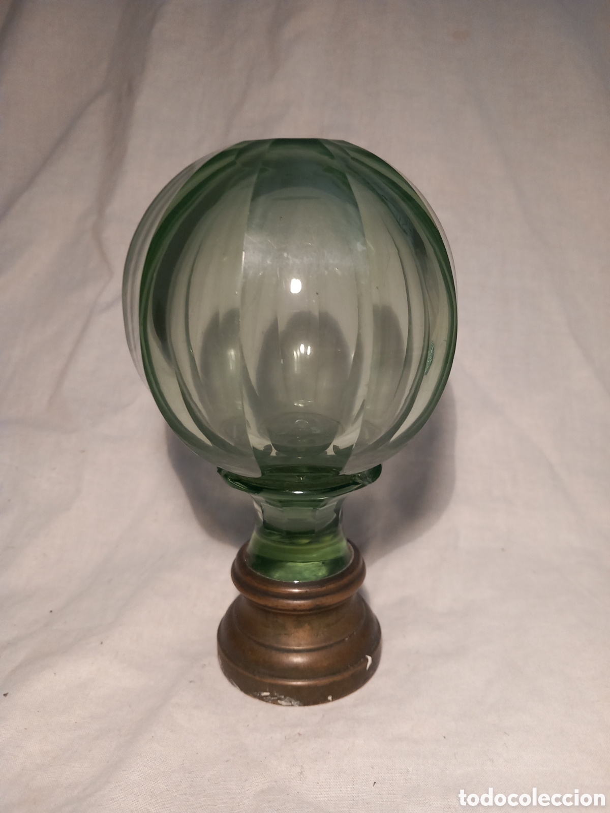 Antig&uuml;edades: Bola o arranque de escalera antiguo de cristal 15cm alt. x 28 de per&iacute;metro